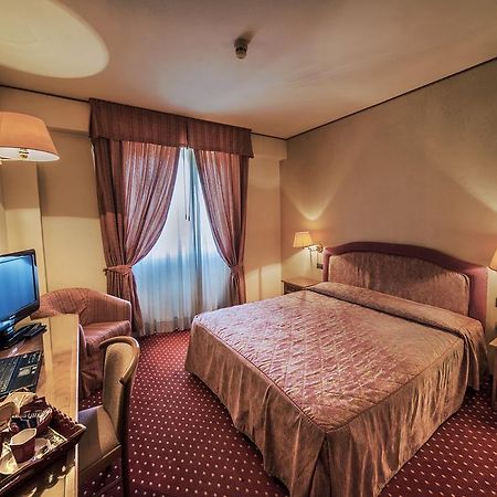 Hotel Valdarno Монтеварки Экстерьер фото
