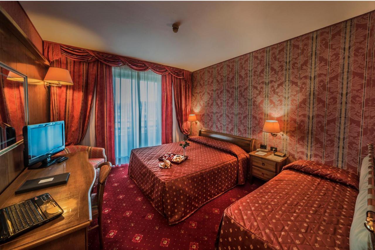Hotel Valdarno Монтеварки Экстерьер фото