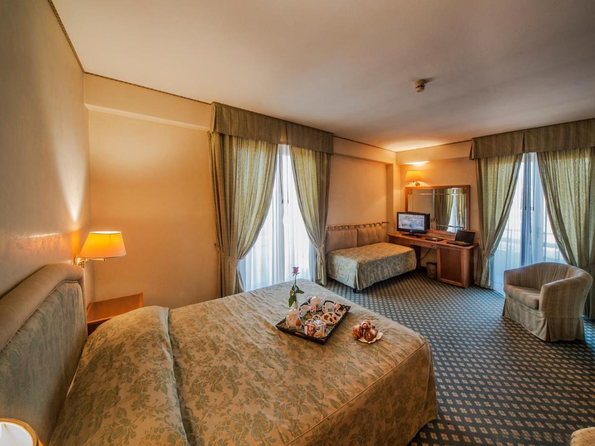 Hotel Valdarno Монтеварки Экстерьер фото