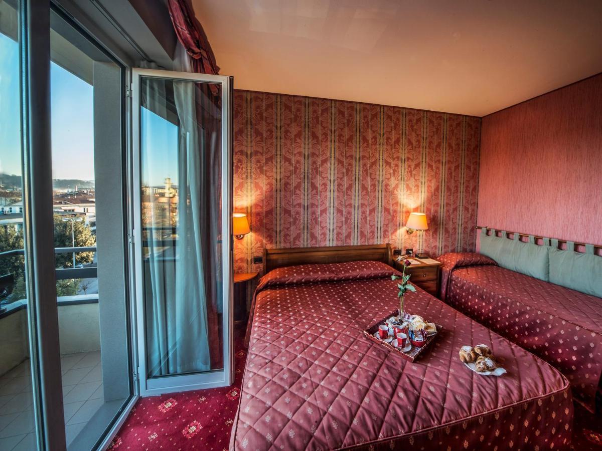 Hotel Valdarno Монтеварки Экстерьер фото