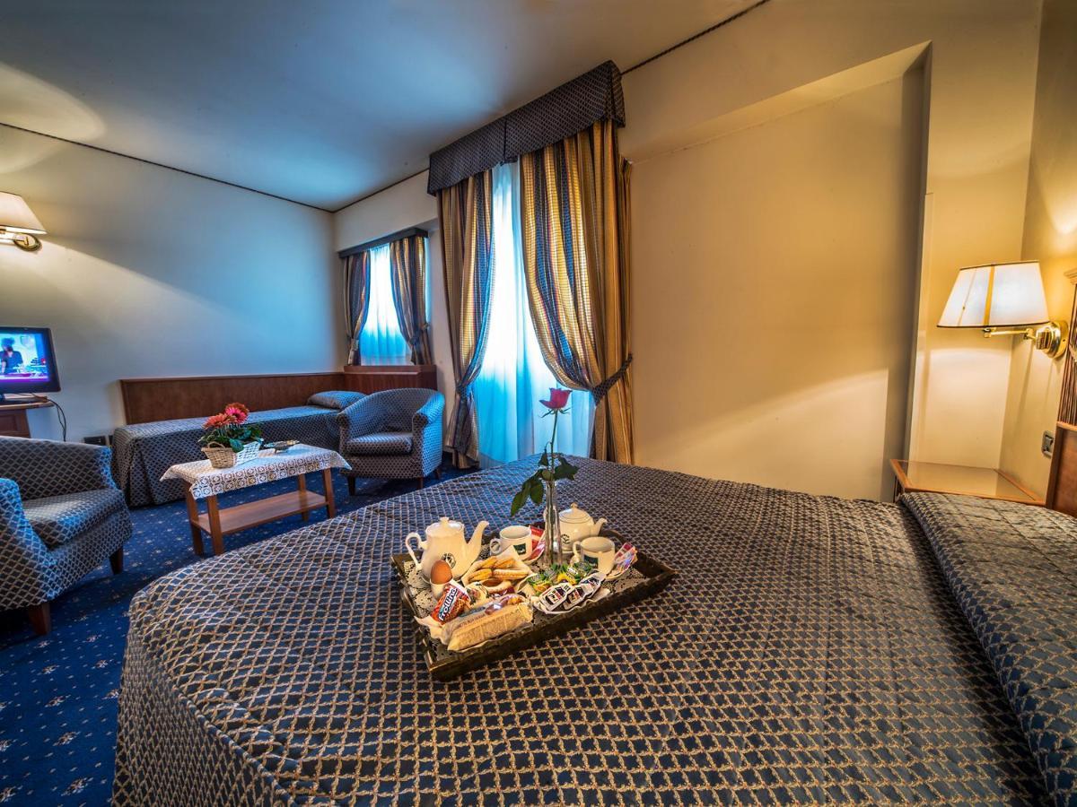 Hotel Valdarno Монтеварки Экстерьер фото