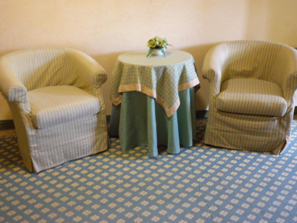 Hotel Valdarno Монтеварки Экстерьер фото