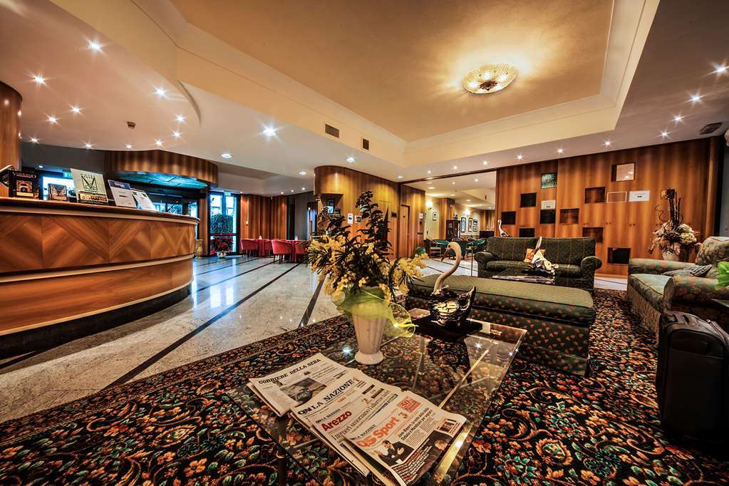 Hotel Valdarno Монтеварки Интерьер фото