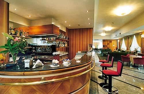 Hotel Valdarno Монтеварки Экстерьер фото
