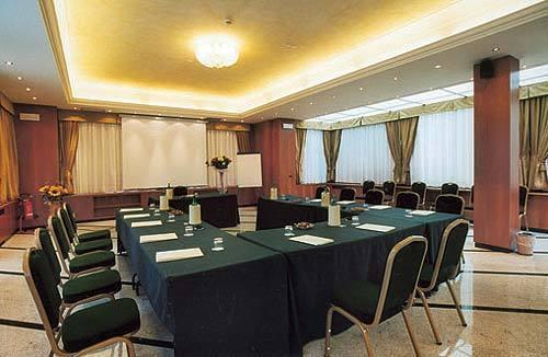 Hotel Valdarno Монтеварки Экстерьер фото